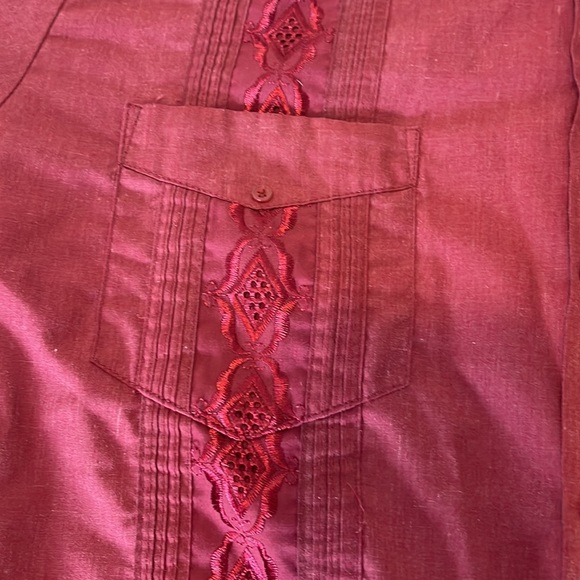 CHIC ELEGANT Guyabera short sleeve button down shirt- MAROON-pockets & pleats - Picture 7 of 11